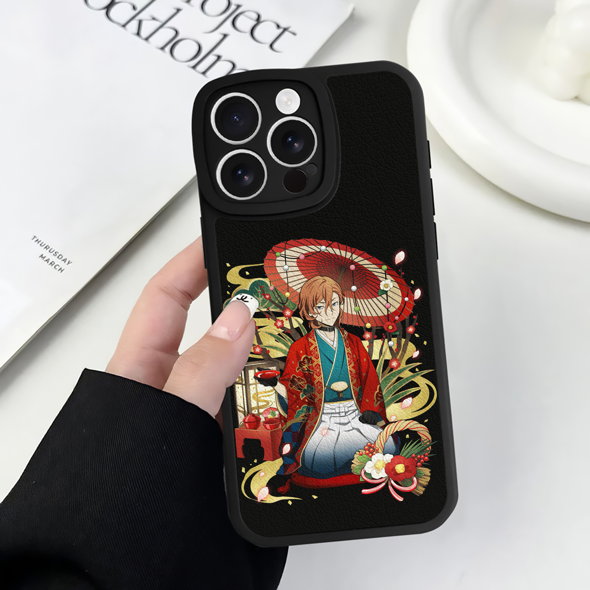 （画像用） 文豪ストレイドッグス Bungo Stray Dogs 【iPhone 16シリーズ対応】シリコンスマホケース（レザー調） 材質：シリコン